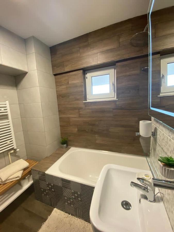 Aparthotel Claudia -Self Check-In Brăila Екстериор снимка